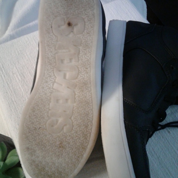 Sneakers - Picture 3 of 3